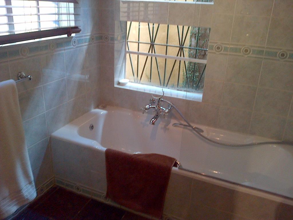 Jubilee Lodge Guest House Joanesburgo Quarto foto